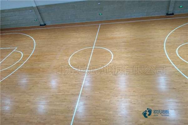 懸浮籃球運動木地板噴漆