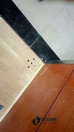 學校籃球館木地板的變形量1