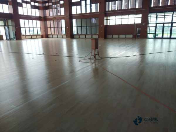 20厚籃球場館木地板哪個(gè)牌子較環(huán)保2