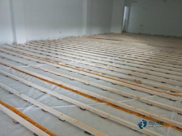 20厚籃球場館木地板哪個(gè)牌子較環(huán)保1