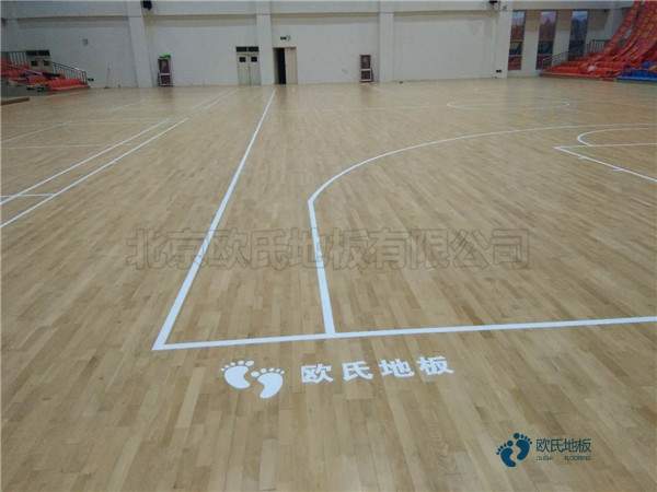 懸浮式籃球運(yùn)動(dòng)木地板打蠟了怎么辦
