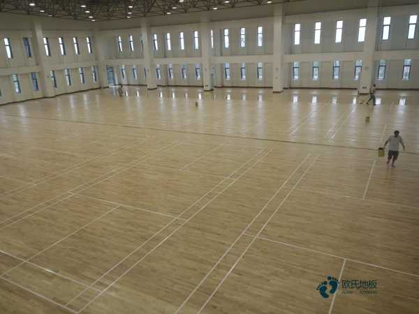 學(xué)校籃球館木地板如何選購3